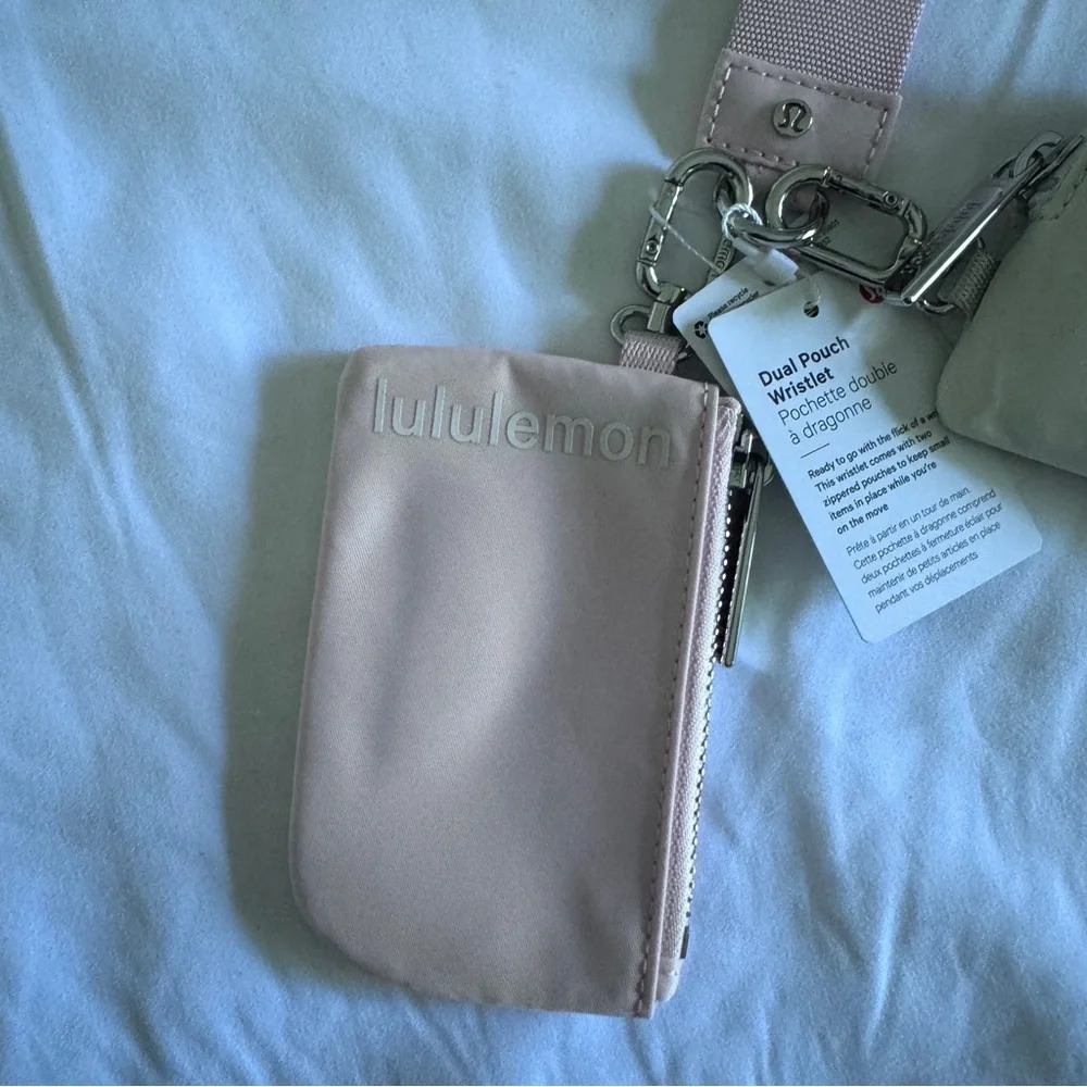 58🆕🩷 LAST ONE Lululemon Dual Pouch Wristlet - Flush Pink / Bone - Picture 2 of 7